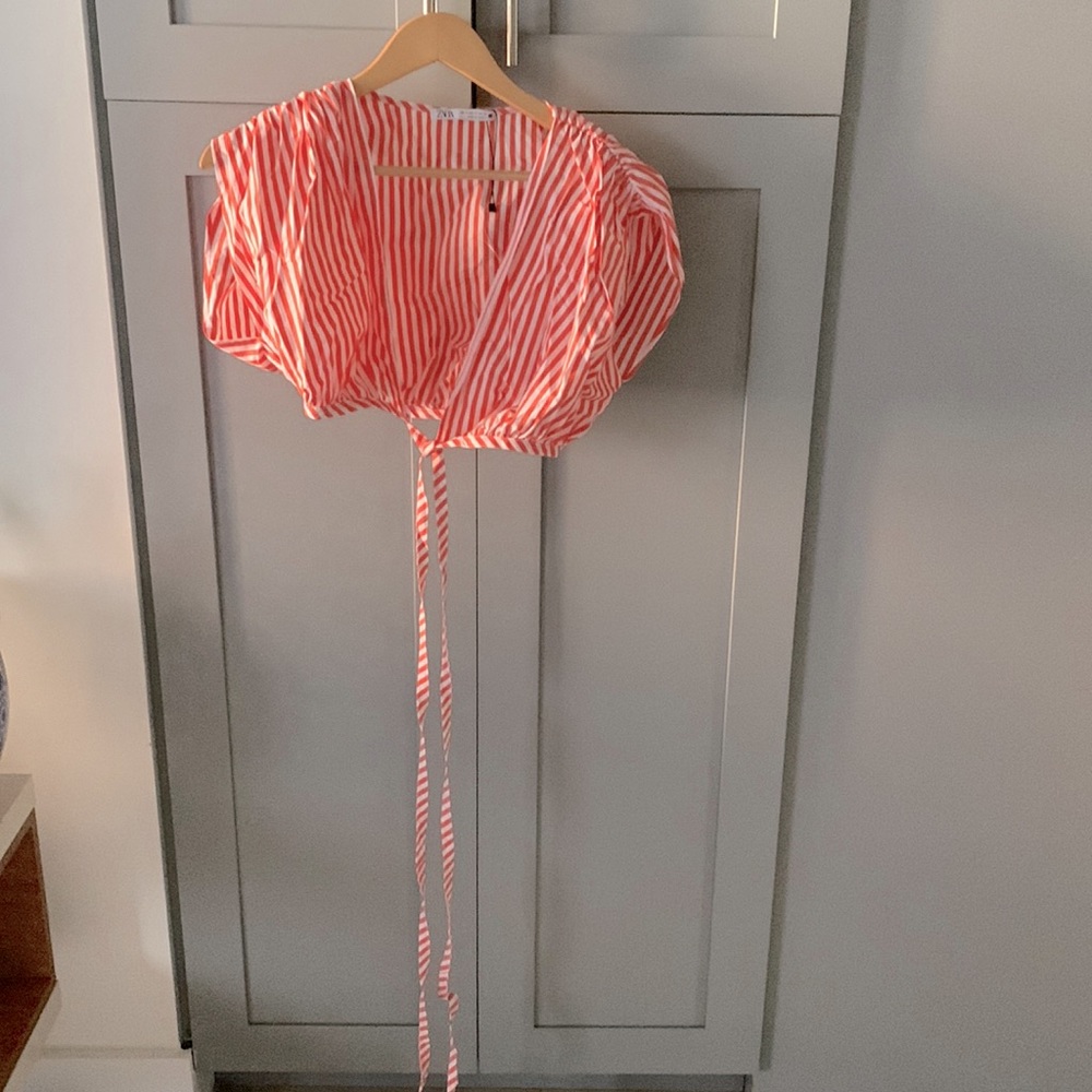 Crop top with double wrap waste string